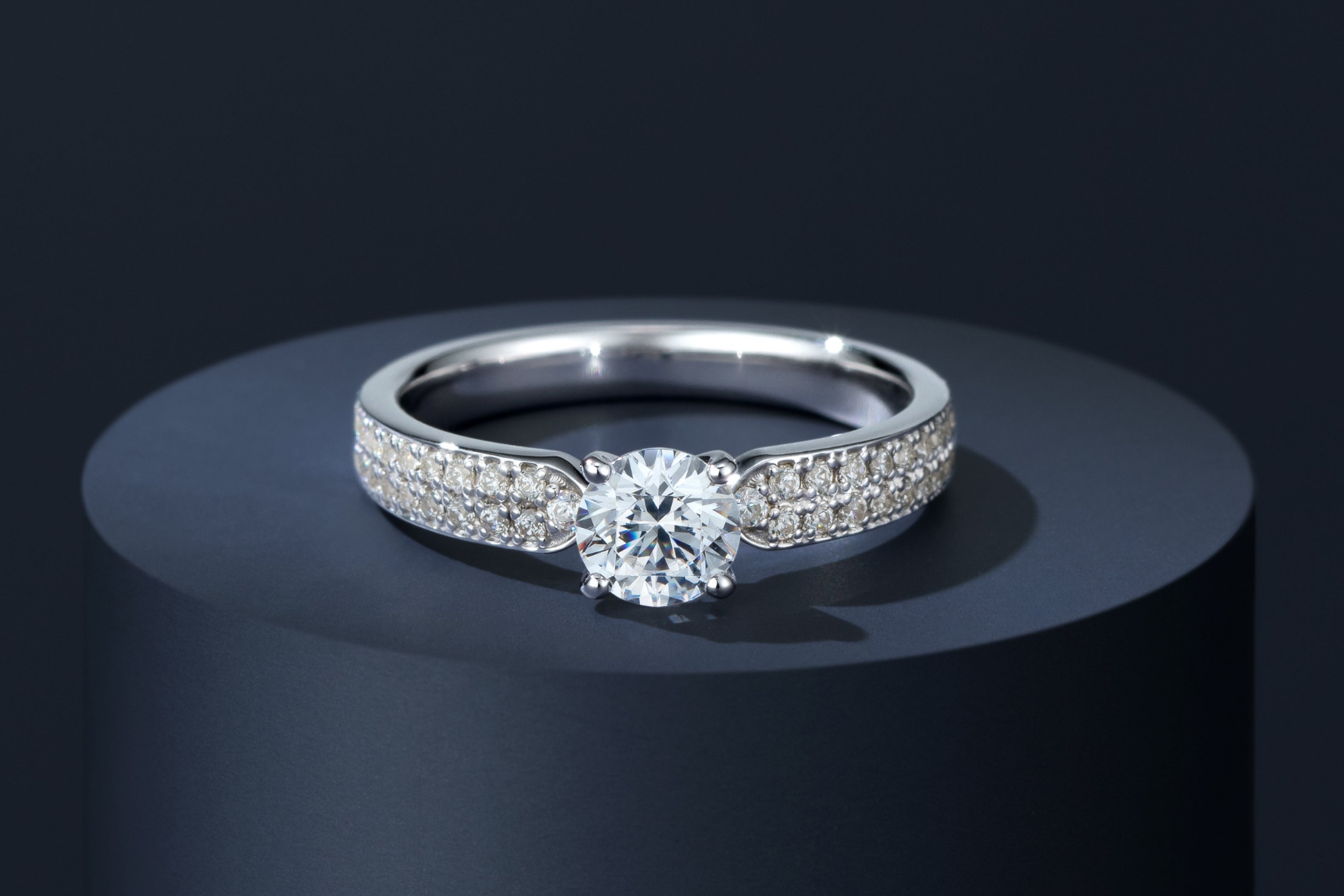 婚約指輪 リオラ